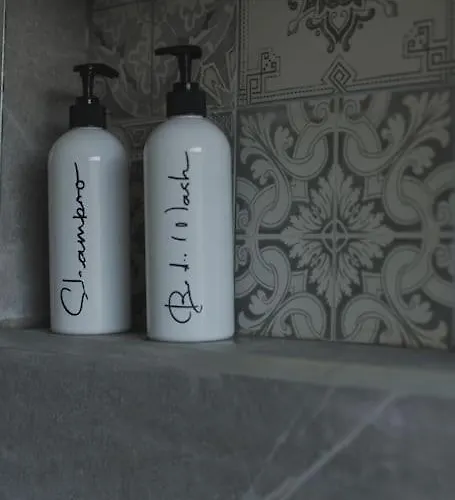 Nyaraló Elena Retreats